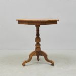 1385 7245 PEDESTAL TABLE